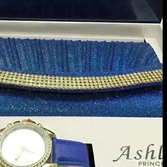 𝅺ASHLEY PRINCESS WATCH & BAG SET​ - Picture 4 of 5